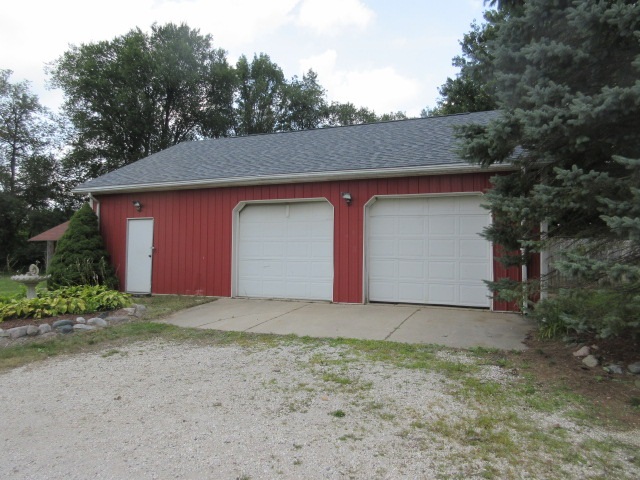 77715 Hipp Road Romeo, MI 48065 - Photo 33 of 41 31327429-34.JPG