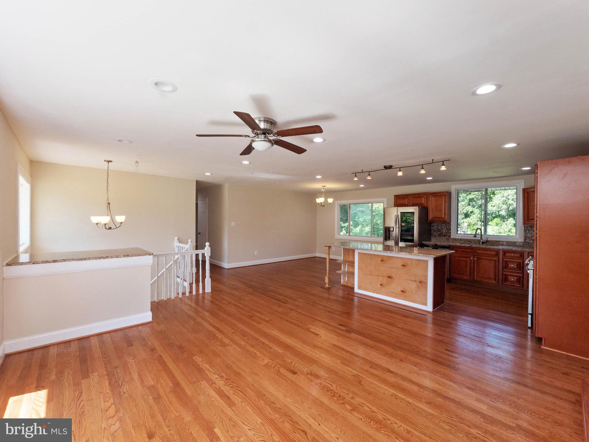 6004 Meriwether Lane Springfield, VA 22150 - Photo 3 of 36