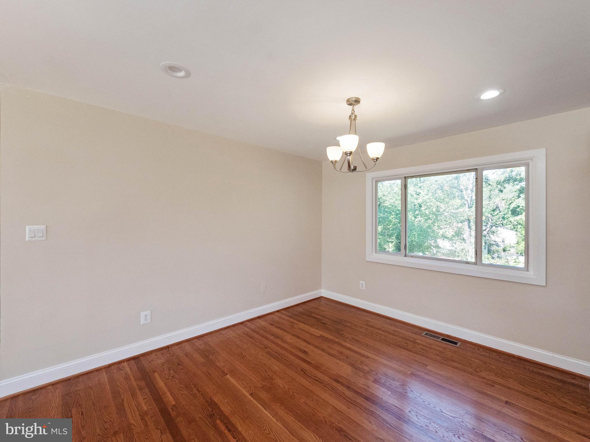 6004 Meriwether Lane Springfield, VA 22150 - Photo 6 of 36