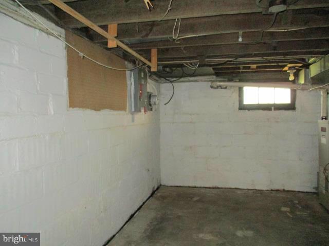 39 Township Road Baltimore, MD 21222 - Photo 23 of 24 a view of a room