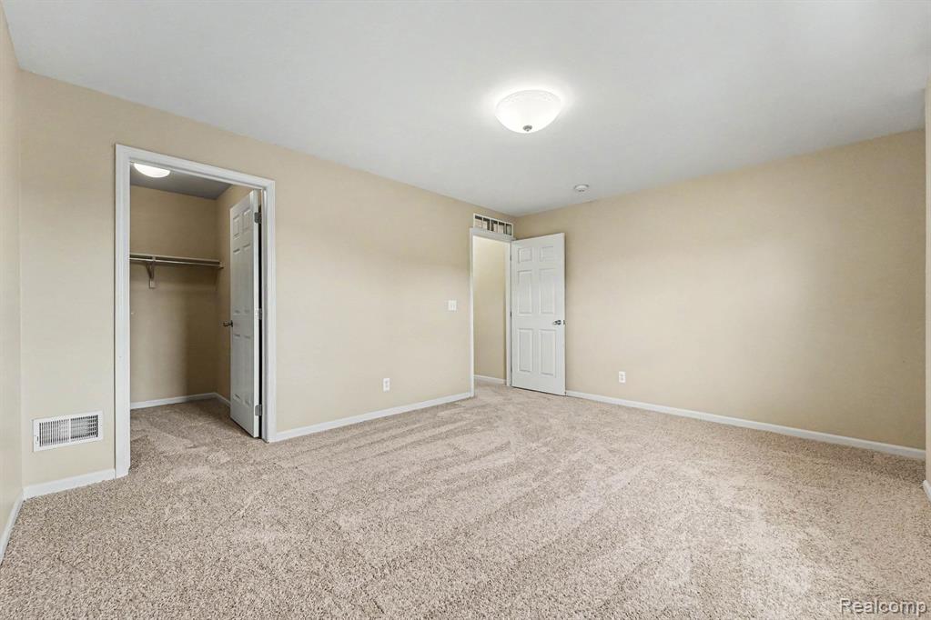 11712 Farmington Road Livonia, MI 48150 - Photo 4 of 13