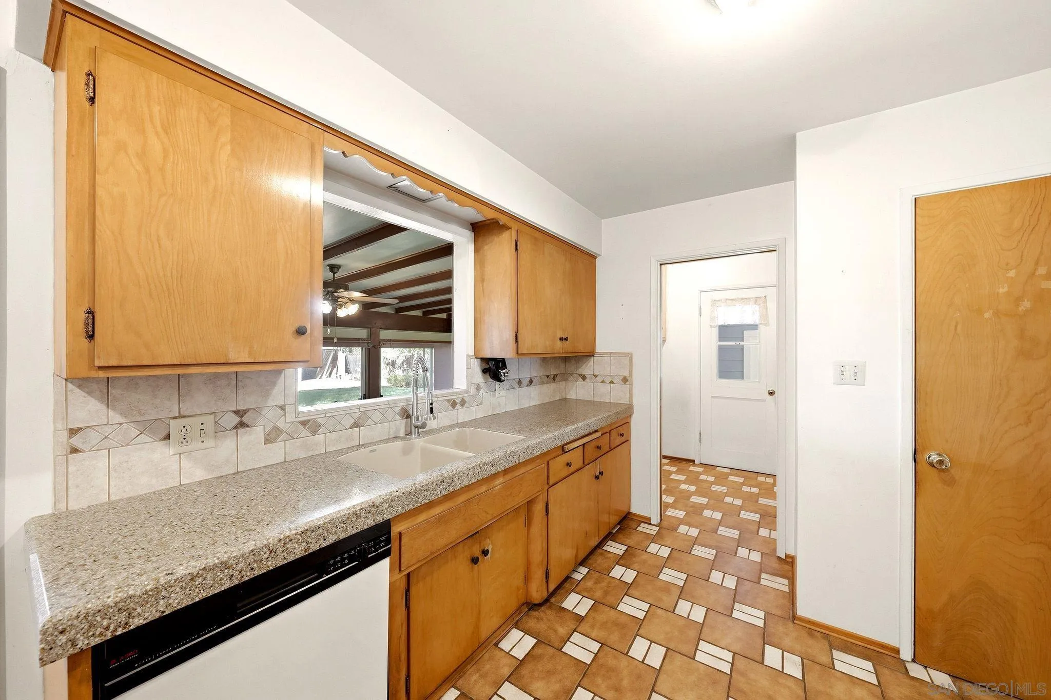 1261 Barnett Road Ramona, CA 92065 - Photo 7 of 41 Gallery Image 7