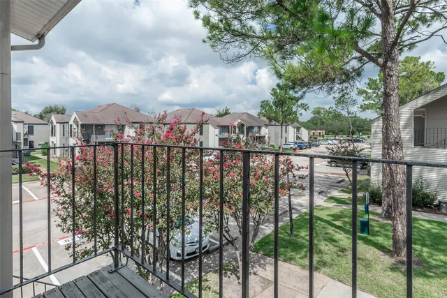 $1,275 | 1111 West Main Street, Unit 1501, League City, TX 77573