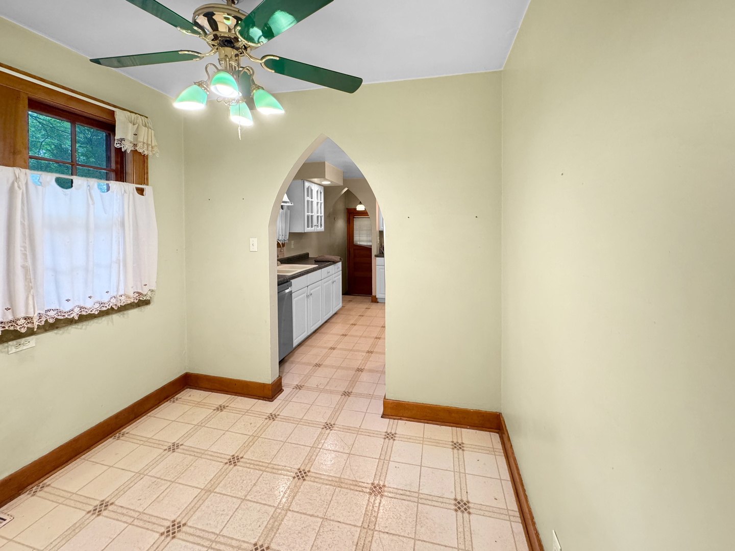 144 Country Club Road Chicago Heights, IL 60411 - Photo 12 of 32 Gallery Image 12