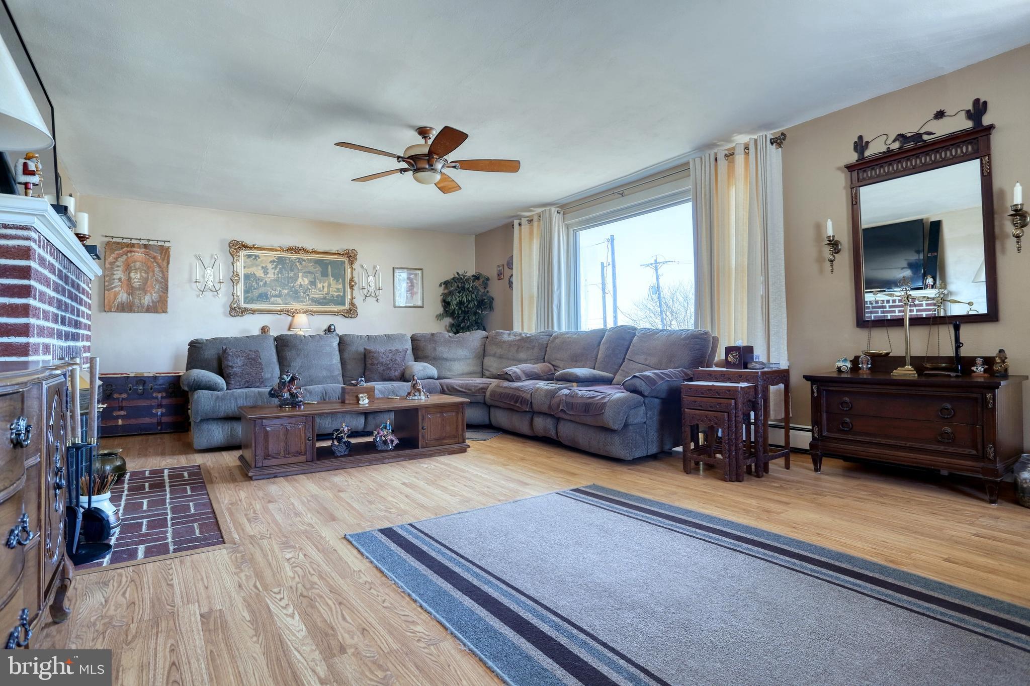204 Winterstown Road Red Lion, PA 17356 - Photo 6 of 38 Large Lliving/Great Room