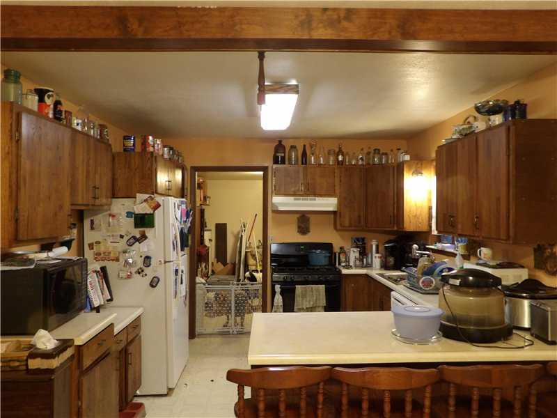 657 Pittsburgh Road Butler, PA 16002 - Photo 11 of 14 Kitchen.