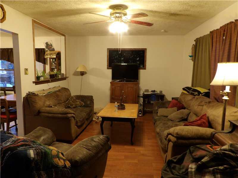 657 Pittsburgh Road Butler, PA 16002 - Photo 10 of 14 Living Room.