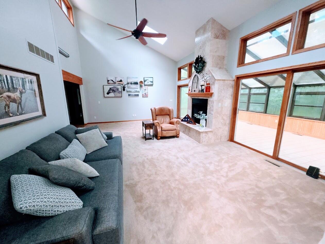 2944 Ridley Road Delafield, WI 53029 - Photo 3 of 12 2944 Ridley Rd Great Room 1