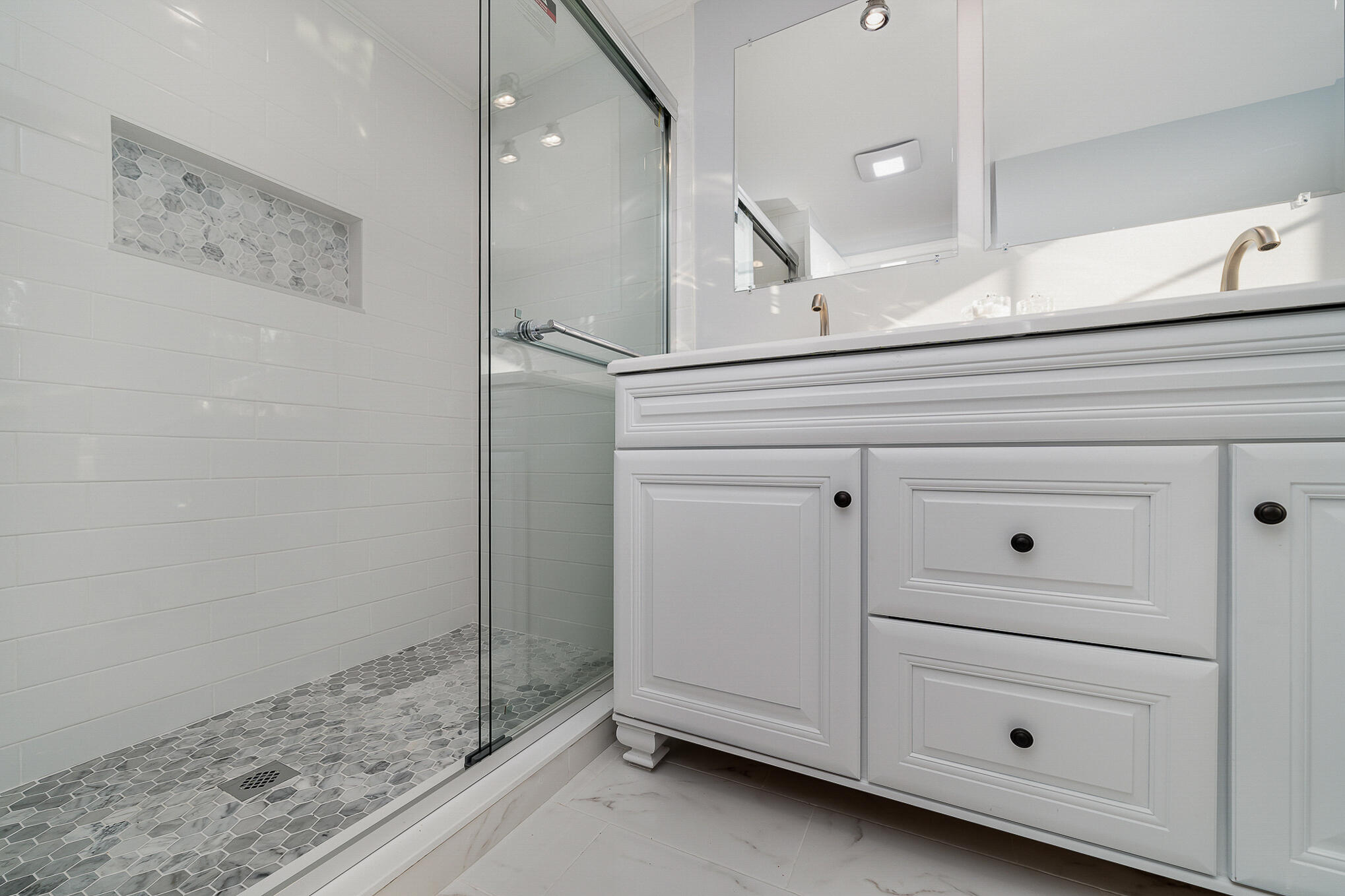 15 Sidney Road Harwich, MA 02645 - Photo 22 of 40 Large Shower