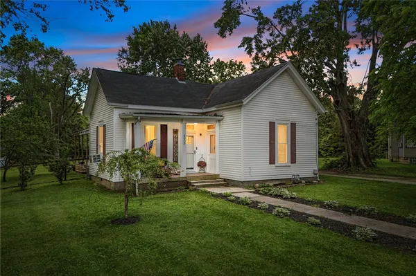 $290,000 | 512 West Locust Street, Wilmington, OH 45177