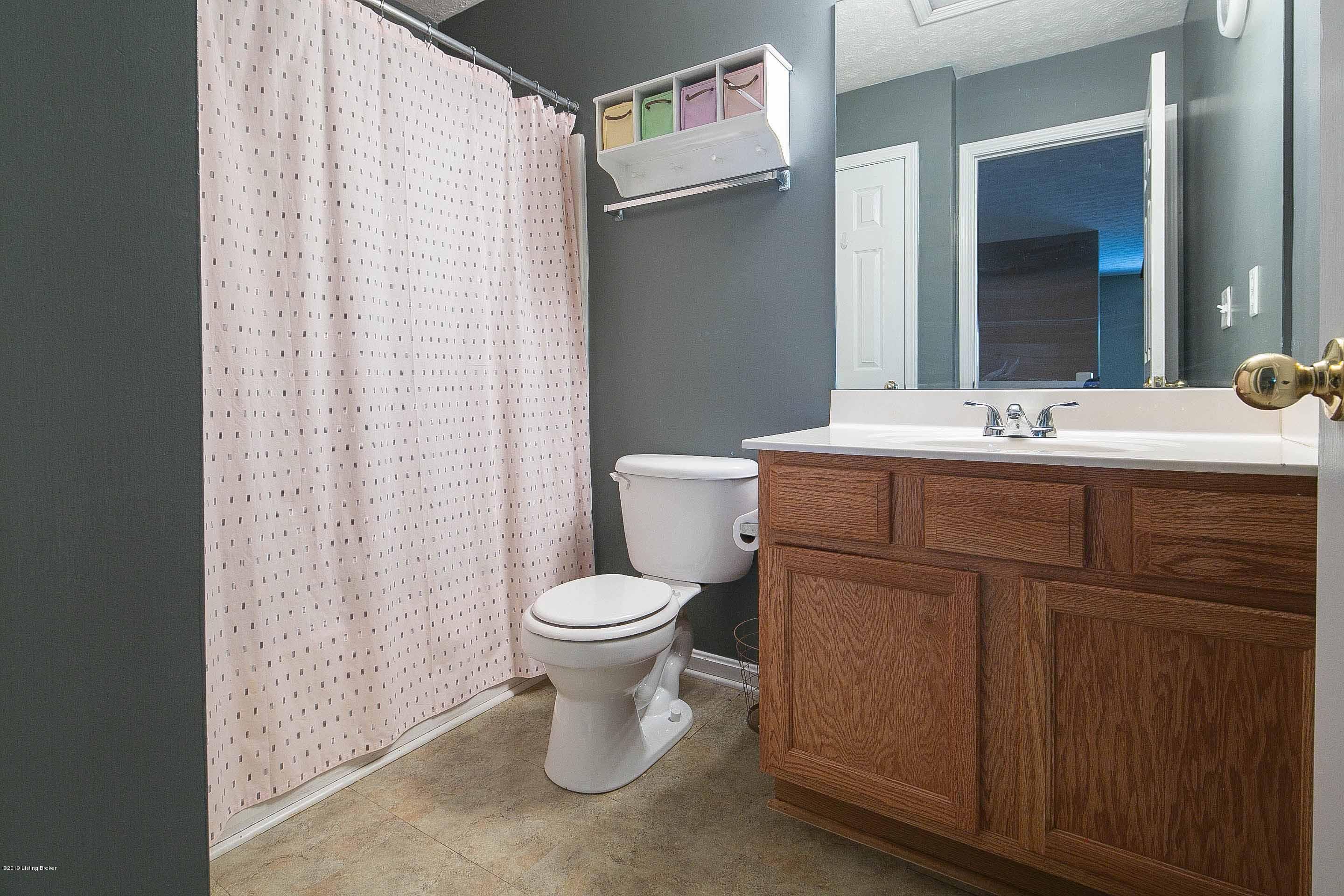 7823 Lariat Road Louisville, KY 40219 - Photo 33 of 39 35
