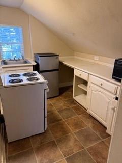 621 West Gandy Street Denison, TX 75020 - Photo 9 of 12 a utility room with washer and dryer