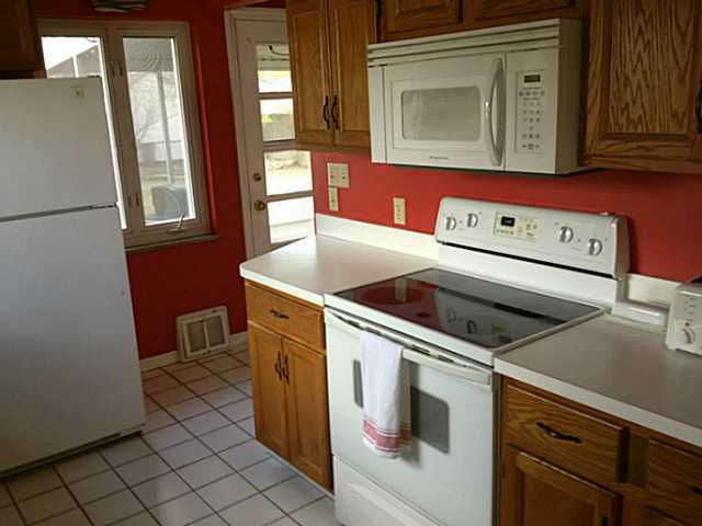 3242 Kenyon Road Columbus, OH 43221 - Photo 4 of 12