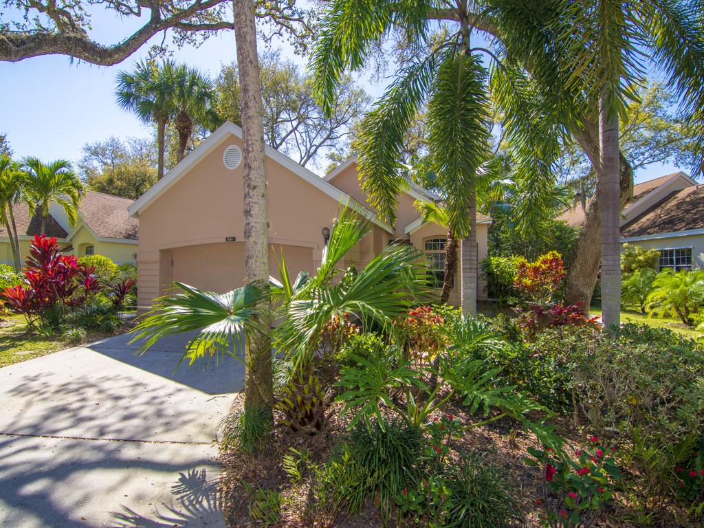 8785 Lakeside Boulevard Vero Beach, FL 32963 - Photo 32 of 36 a view of a garden with plants