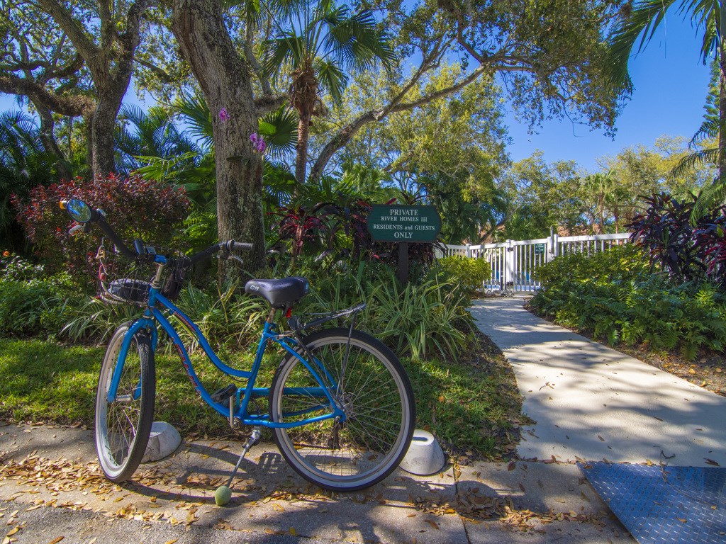 8785 Lakeside Boulevard Vero Beach, FL 32963 - Photo 34 of 36 a view of outdoor space deck and entertaining space