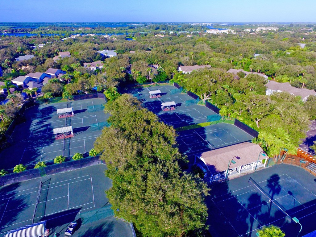 8785 Lakeside Boulevard Vero Beach, FL 32963 - Photo 35 of 36 view of city and mountain