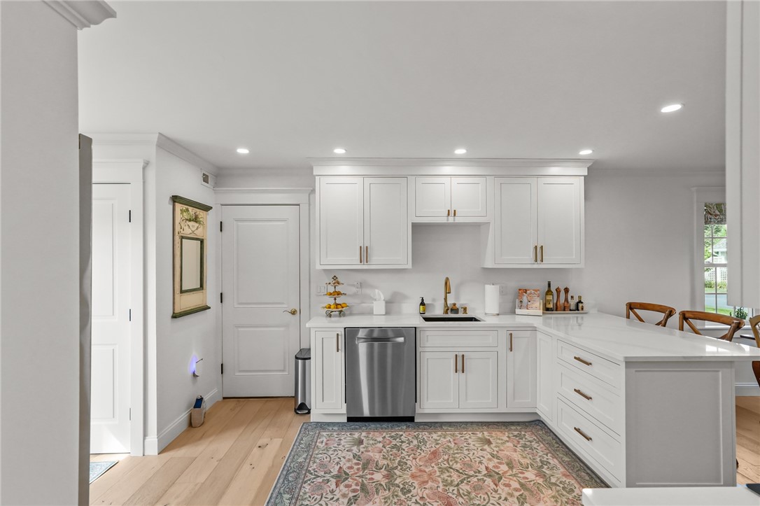 310 Corey Lane Middletown, RI 02842 - Photo 16 of 44