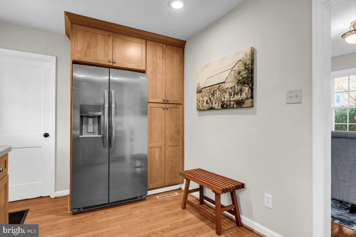 250 Potomac Road Wilmington, DE 19803 - Photo 16 of 26 a view of a hallway with wooden floor and closet