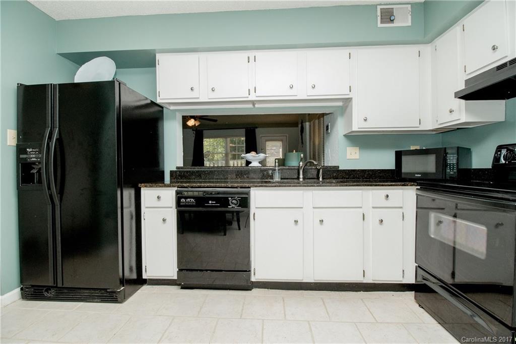 8238 Knights Bridge Road Charlotte, NC 28210 - Photo 4 of 14