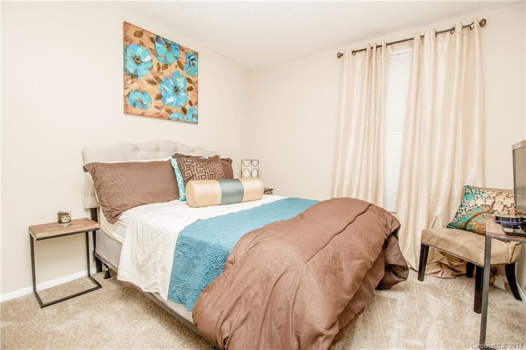 8238 Knights Bridge Road Charlotte, NC 28210 - Photo 8 of 14