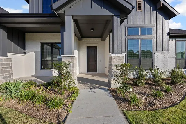 $697,400 | 161 Aria Drive, Waxahachie, TX 75165
