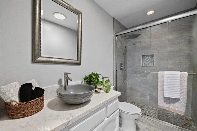 $1,649,000 | 752 Calle Vallarta, San Clemente, CA 92673