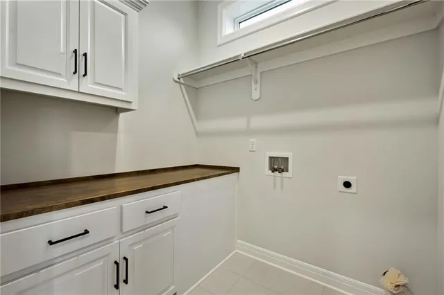 $825,000 | 300 Northwest Earle Lane, Lee's Summit, MO 64081