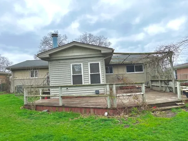 $414,900 | 807 South Owen Street, Mount Prospect, IL 60056