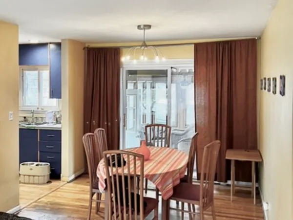 $414,900 | 807 South Owen Street, Mount Prospect, IL 60056