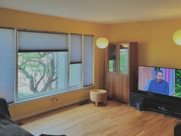 $414,900 | 807 South Owen Street, Mount Prospect, IL 60056