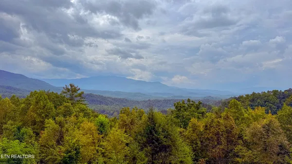 $246,000 | 3710 Weber Road, Unit E103, Gatlinburg, TN 37738