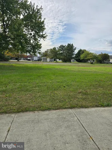 a view of a tennis court
