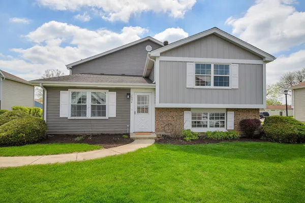$277,000 | 1554 Timber Trail, Wheaton, IL 60189