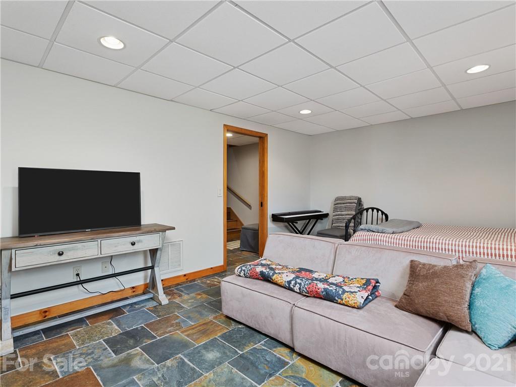 222 Valley View Lane Tryon, NC 28782 - Photo 29 of 44 Gallery Image 29