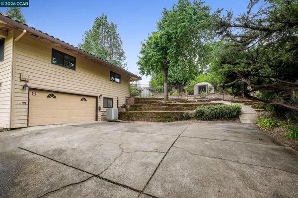 $1,350,000 | 31 Oak Knoll Loop, Walnut Creek, CA 94596