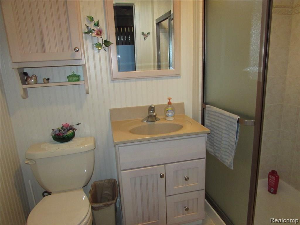 834 North Gulley Road Dearborn, MI 48128 - Photo 17 of 26 834 Gulley 019.JPG