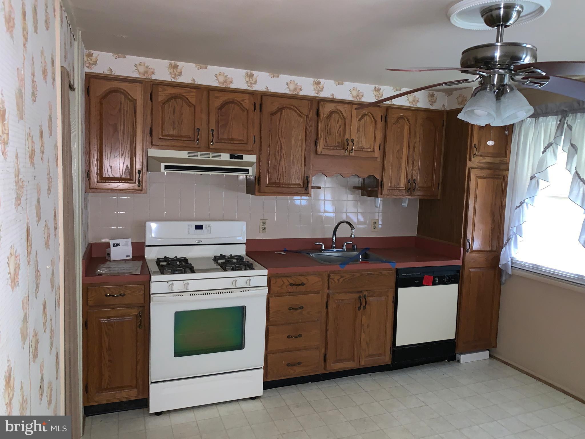 4422 Annapolis Road Halethorpe, MD 21227 - Photo 4 of 10