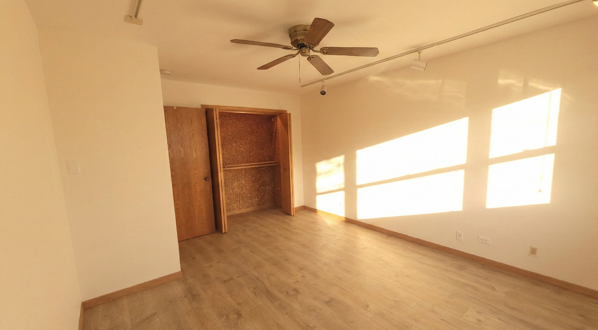 445 West 37th Street, Unit 1 Chicago, IL 60609 - Photo 11 of 13 a view of an empty room with a window