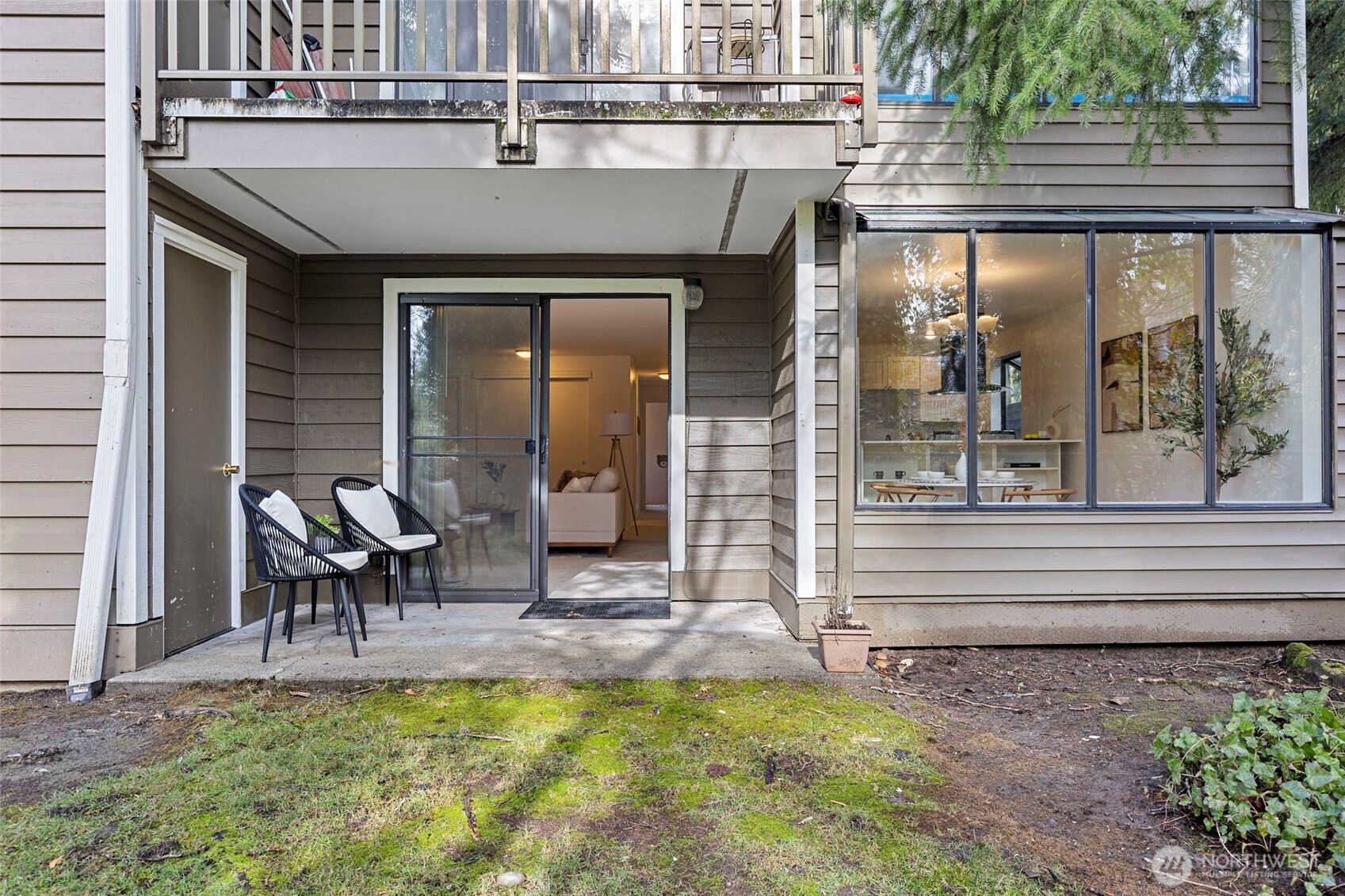 13801 Old Redmond Road, Unit A101 Redmond, WA 98052 - Photo 35 of 37 a garden view with a seating space