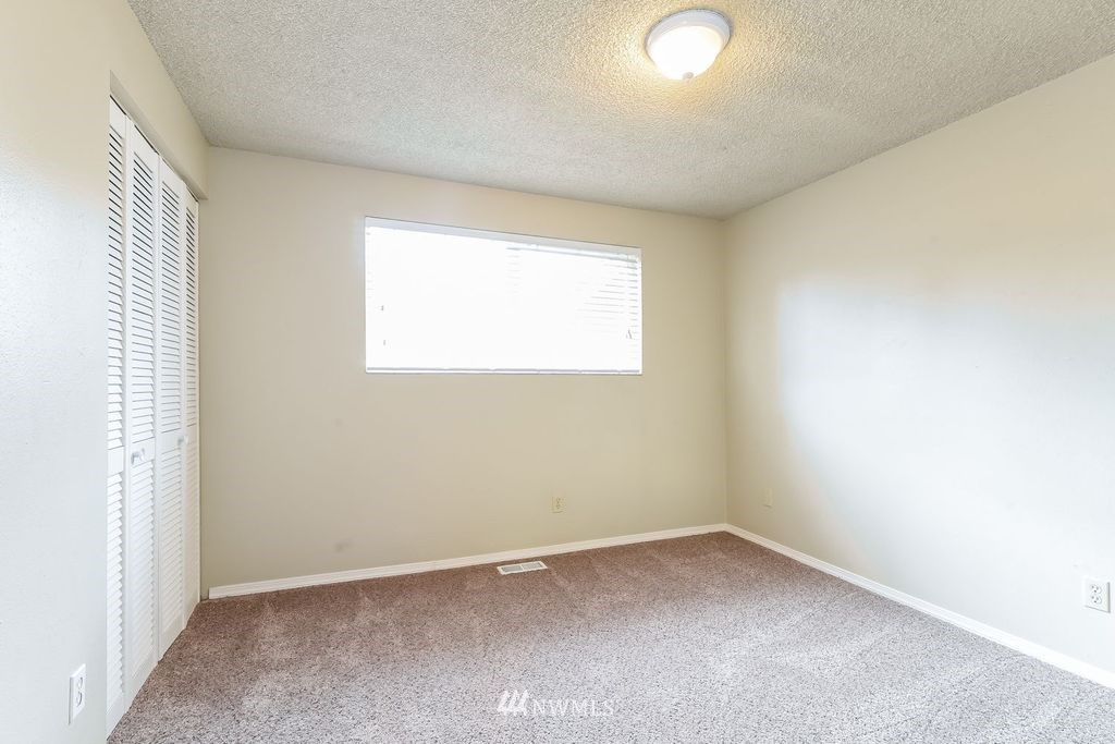 515 Lind Avenue Northwest Renton, WA 98057 - Photo 12 of 19