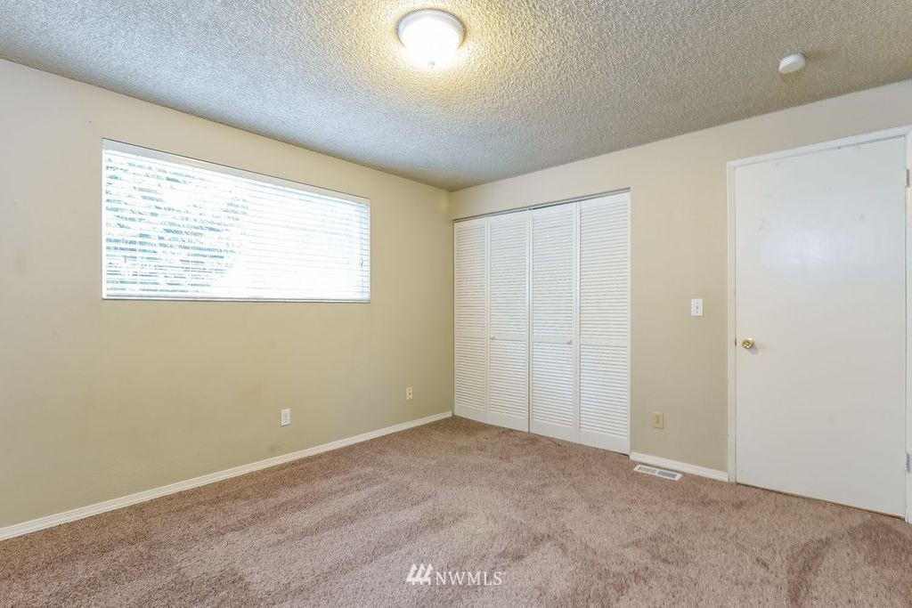 515 Lind Avenue Northwest Renton, WA 98057 - Photo 16 of 19