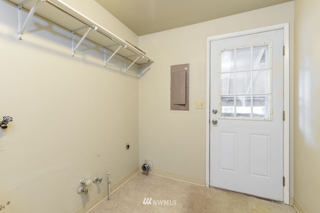 515 Lind Avenue Northwest Renton, WA 98057 - Photo 17 of 19