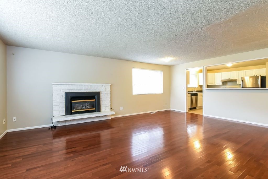 515 Lind Avenue Northwest Renton, WA 98057 - Photo 3 of 19