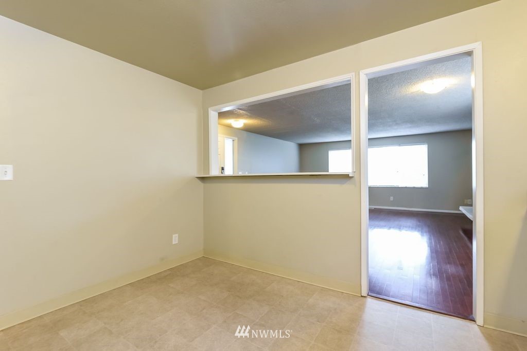515 Lind Avenue Northwest Renton, WA 98057 - Photo 8 of 19