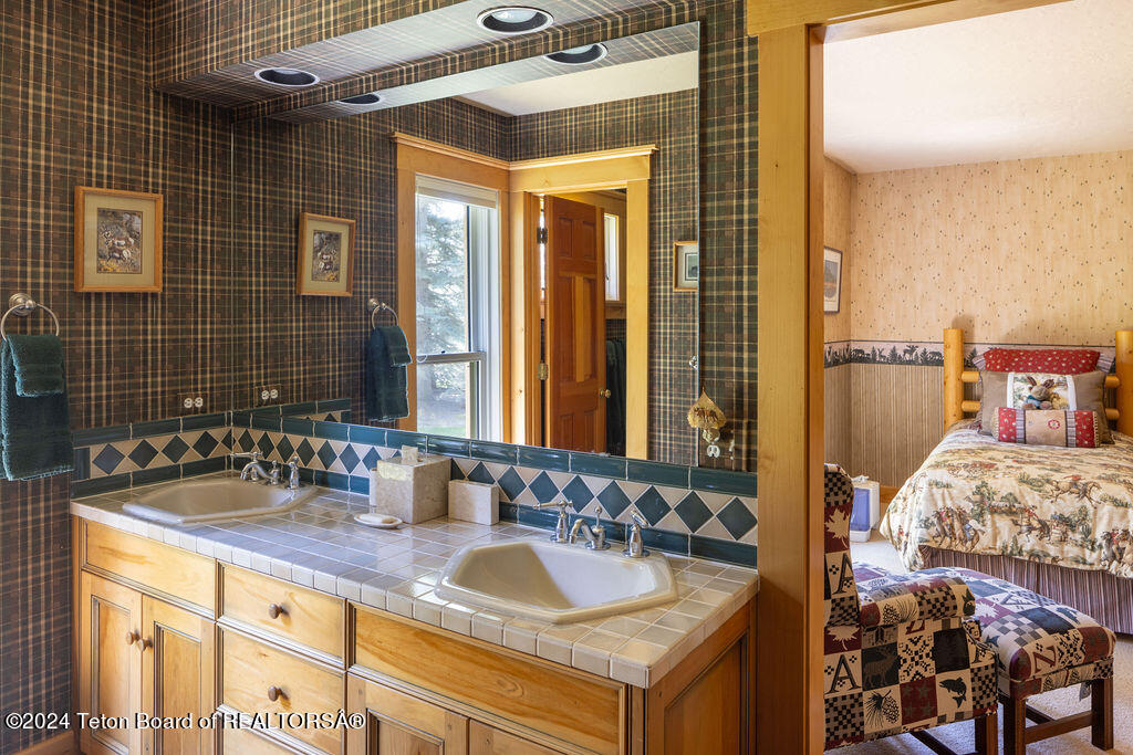 555 Sandhill Crane Road Wilson, WY 83014 - Photo 25 of 41 krafty_photos_555_sandhill_crane-32