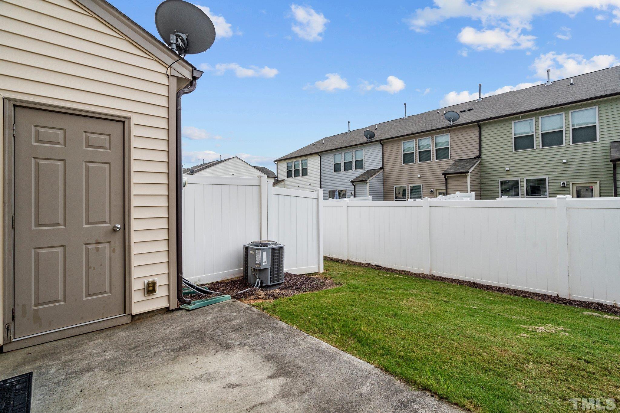 409 Leighann Ridge Lane Rolesville, NC 27571 - Photo 10 of 36 Gallery Image 10