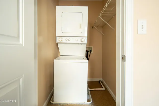 $1,000 | 31-33 North Pearl Street, Unit 4B, Albany, NY 12207