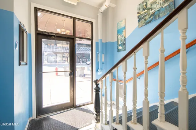 $1,000 | 31-33 North Pearl Street, Unit 4B, Albany, NY 12207