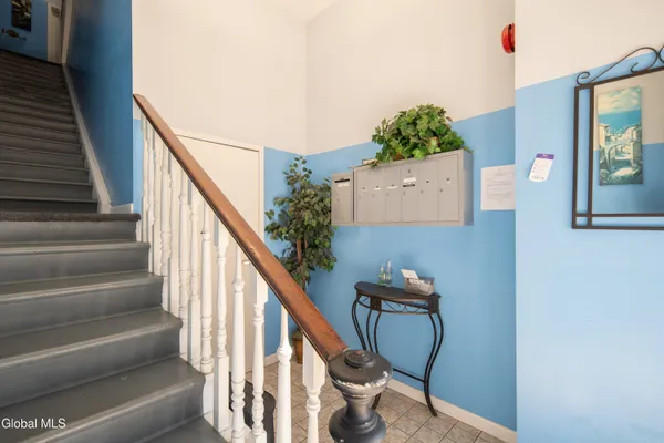 $1,250 | 31-33 North Pearl Street, Unit 4B, Albany, NY 12207