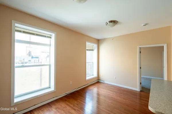 $1,250 | 31-33 North Pearl Street, Unit 4B, Albany, NY 12207